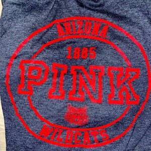 » VS PINK COLLEGE UofA PULLOVER «